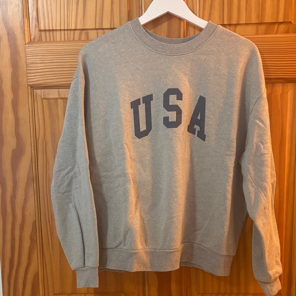 Wild Fable Size Medium USA Grey Crewneck Sweatshirt - Picture 2 of 5